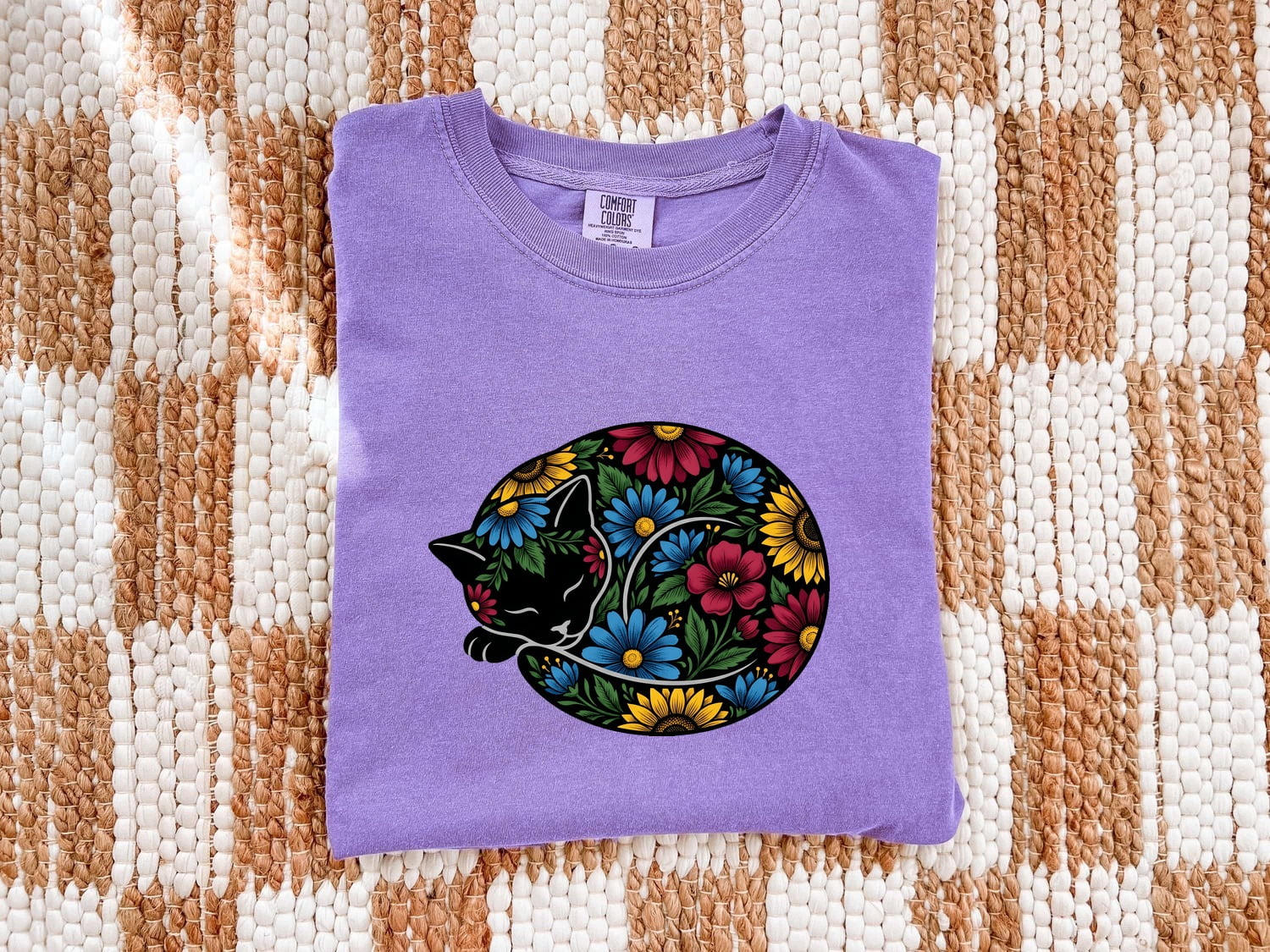 Flower Cat Shirt for Women – Boho Hippie Rustic Meadow Kitty Graphic Tee