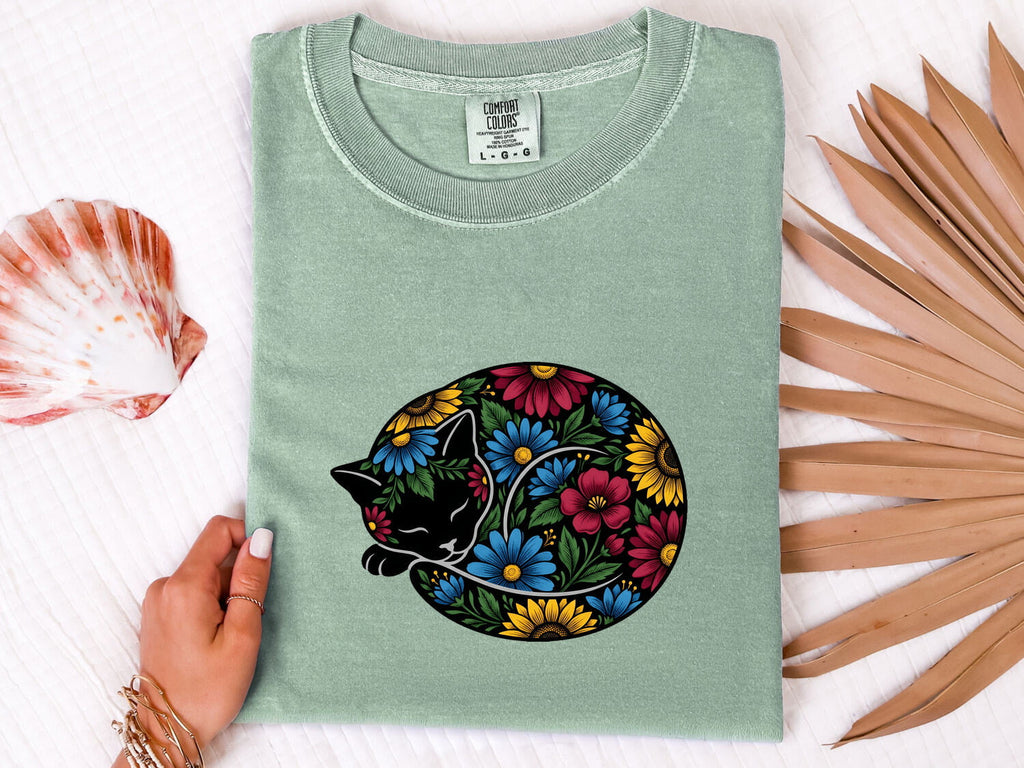 Flower Cat Shirt for Women – Boho Hippie Rustic Meadow Kitty Graphic Tee