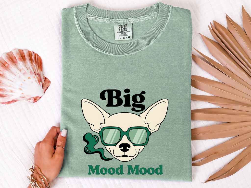Chihuahua Shirt for Women – Funny Comic Classic Glasses Smoke Cartoon Dog Graphic Tee
