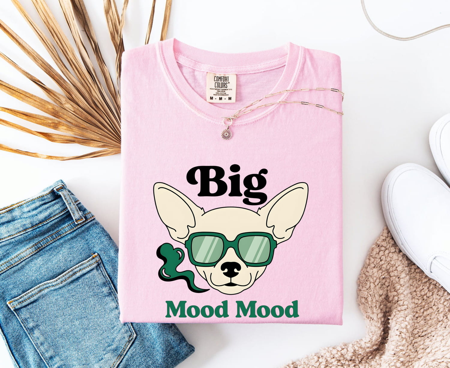 Chihuahua Shirt for Women – Funny Comic Classic Glasses Smoke Cartoon Dog Graphic Tee