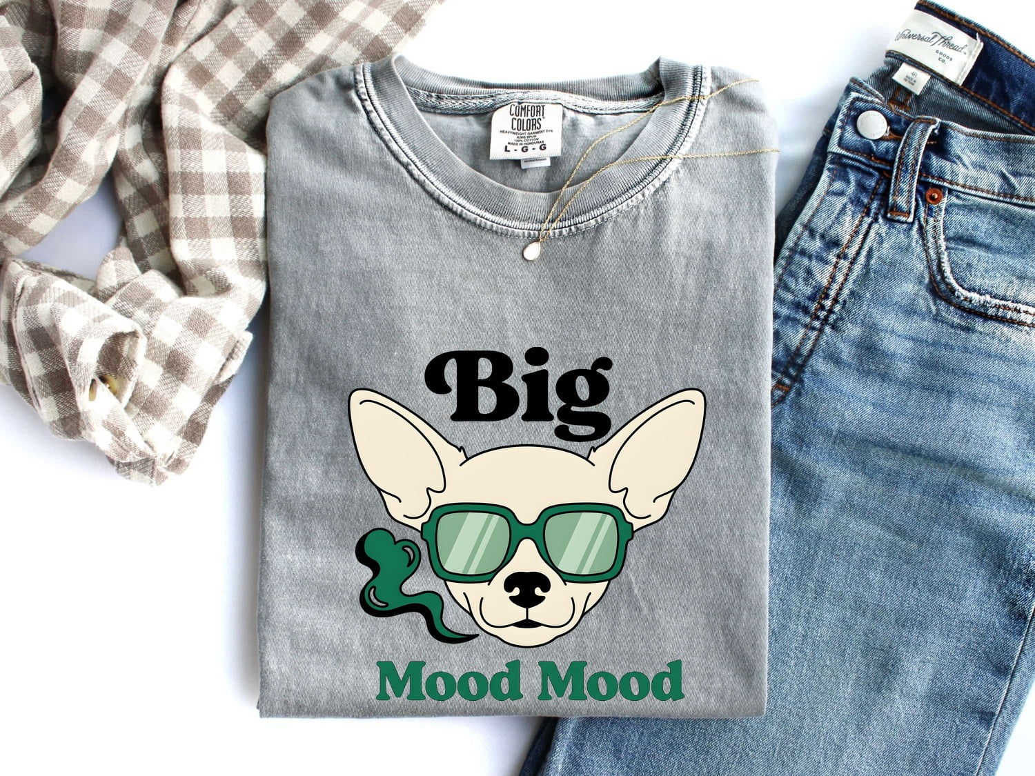 Chihuahua Shirt for Women – Funny Comic Classic Glasses Smoke Cartoon Dog Graphic Tee