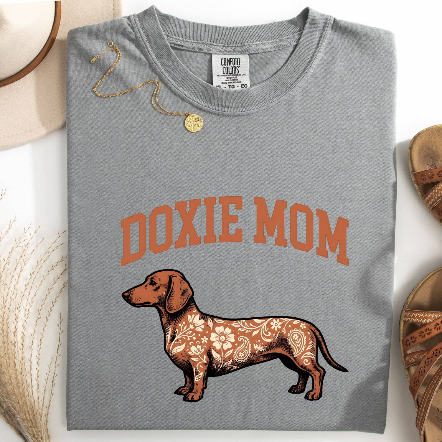 Dachshund Shirt for Women – Nostalgic Cartoon Blossom Print Wildlife Wiener Dog Graphic Tee