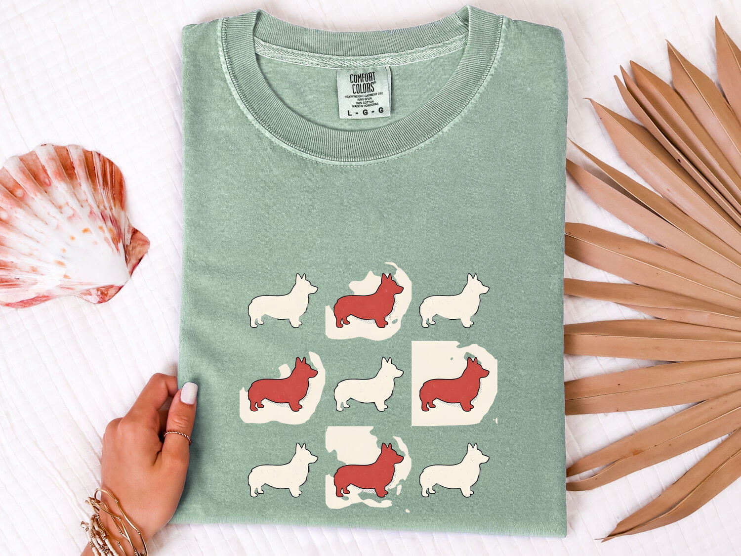 Corgi Shirt for Women – Funny Patriotic Vintage Checkered Comic Puppy Graphic Tee