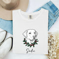 Retriever Shirt for Women – Vintage Retro Simple Winter Wreath Seasonal Dog Graphic Tee