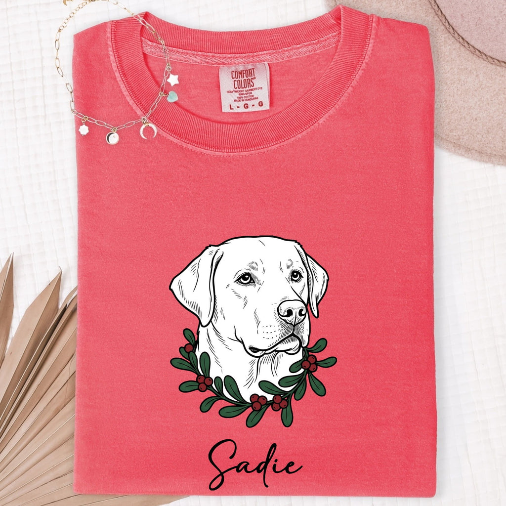 Retriever Shirt for Women – Vintage Retro Simple Winter Wreath Seasonal Dog Graphic Tee