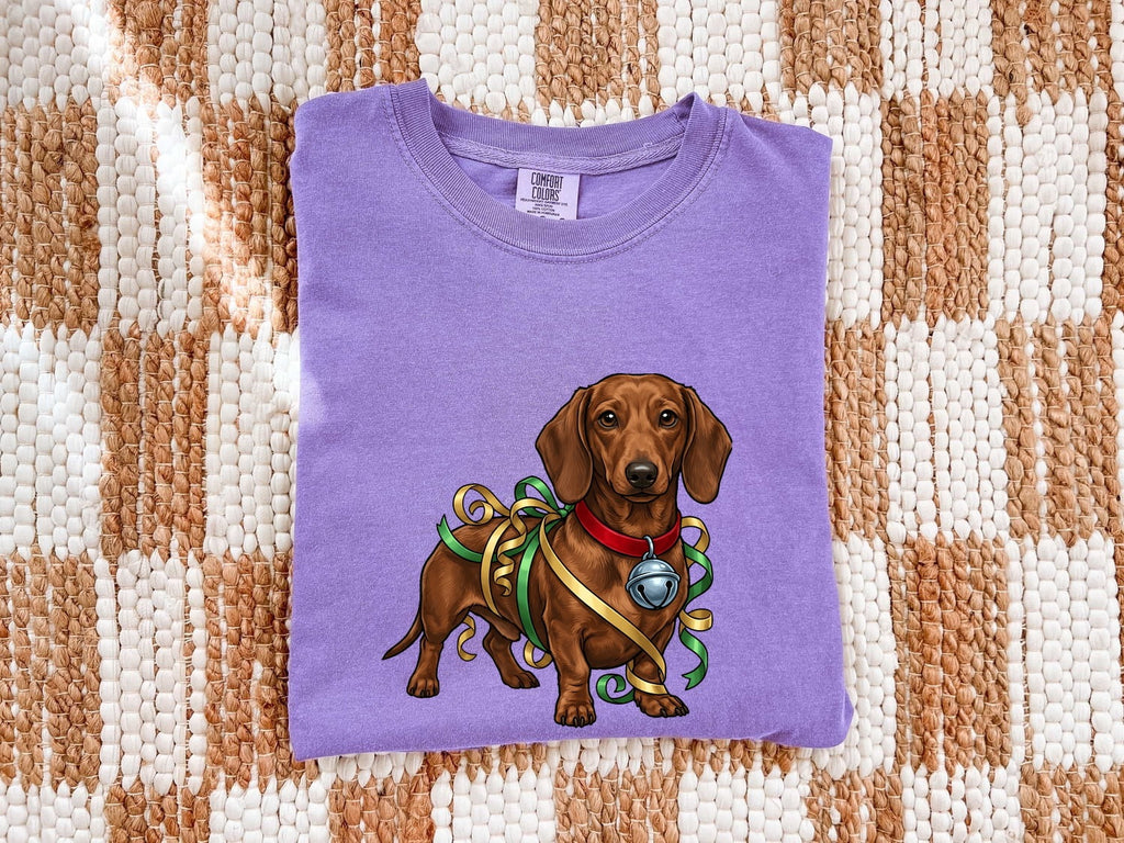Christmas Dachshund Shirt for Women – Vintage Cartoon Holiday Ribbon Wiener Dog Graphic Tee
