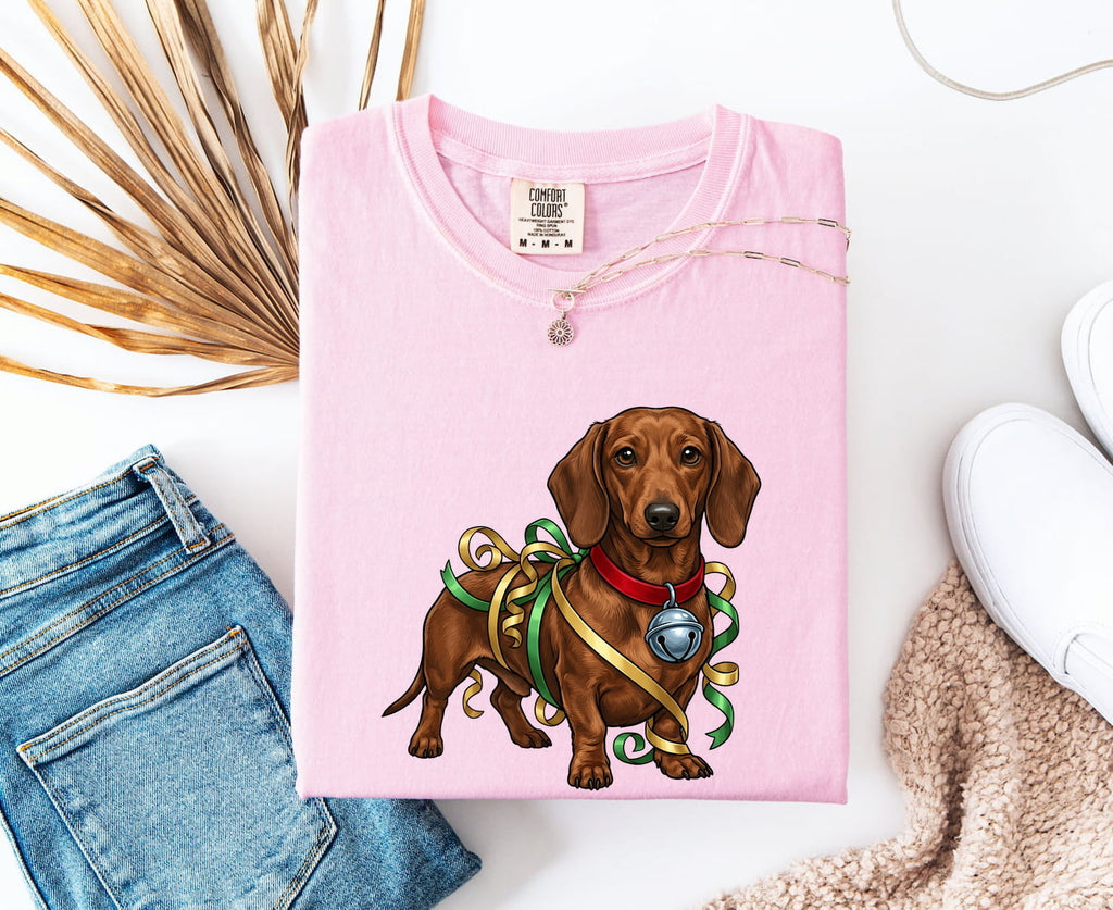 Christmas Dachshund Shirt for Women – Vintage Cartoon Holiday Ribbon Wiener Dog Graphic Tee