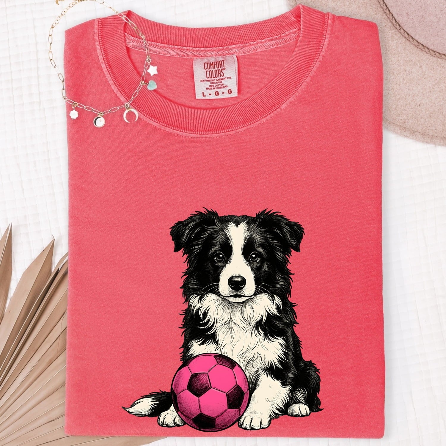 Border Collie Shirt for Women – Retro Sketch Soccer Ball Athletics Drawing Dog Graphic Tee