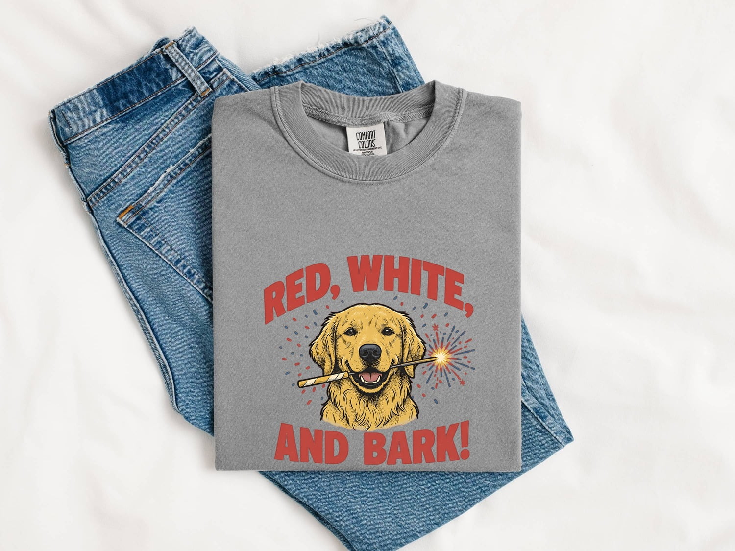 4th of July Golden Retriever Shirt for Women – Hand Drawn Creature Line Art Dog Graphic Tee