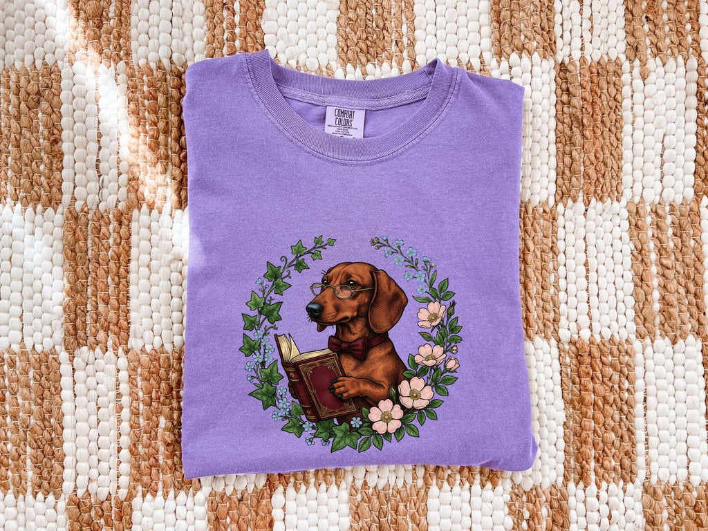 Dachshund Shirt for Women – Vintage Hand Drawn Bibliophile Floral Wreath Wiener Dog Graphic Tee