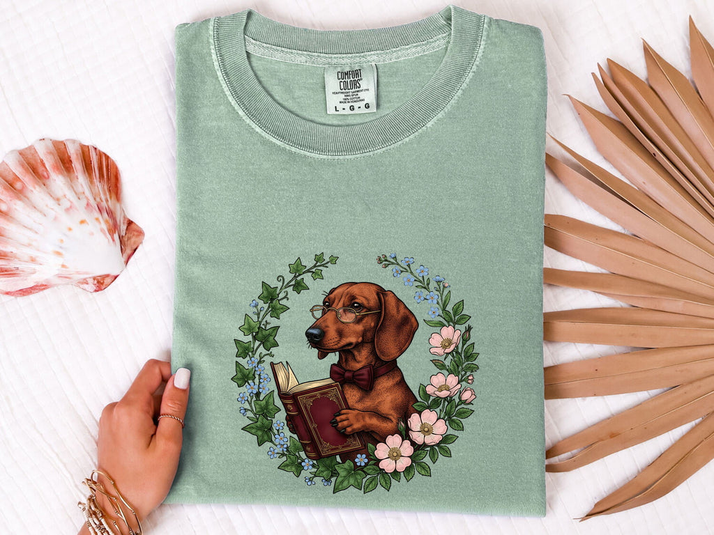 Dachshund Shirt for Women – Vintage Hand Drawn Bibliophile Floral Wreath Wiener Dog Graphic Tee