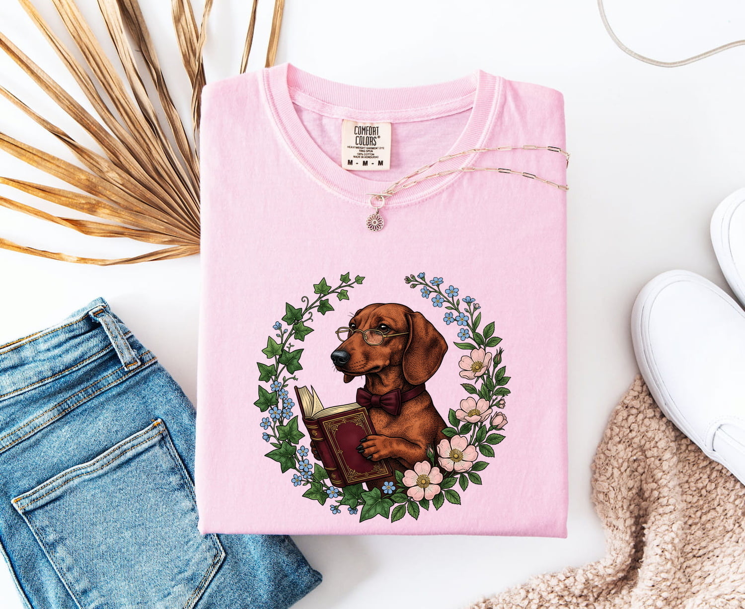 Dachshund Shirt for Women – Vintage Hand Drawn Bibliophile Floral Wreath Wiener Dog Graphic Tee