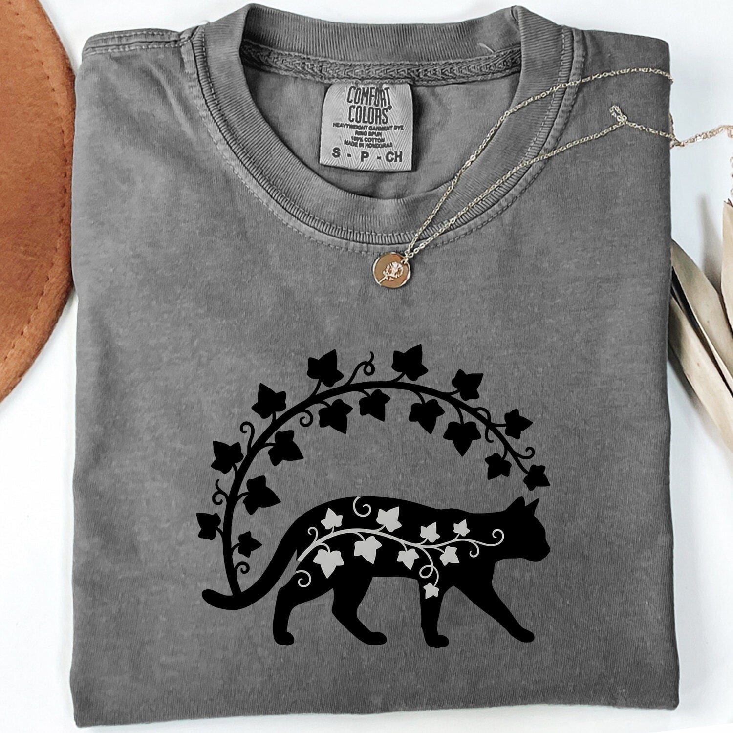 Cat Silhouette Shirt for Women – Line Art Wilderness Outdoor Nature Climbing Leaves Graphic Tee
