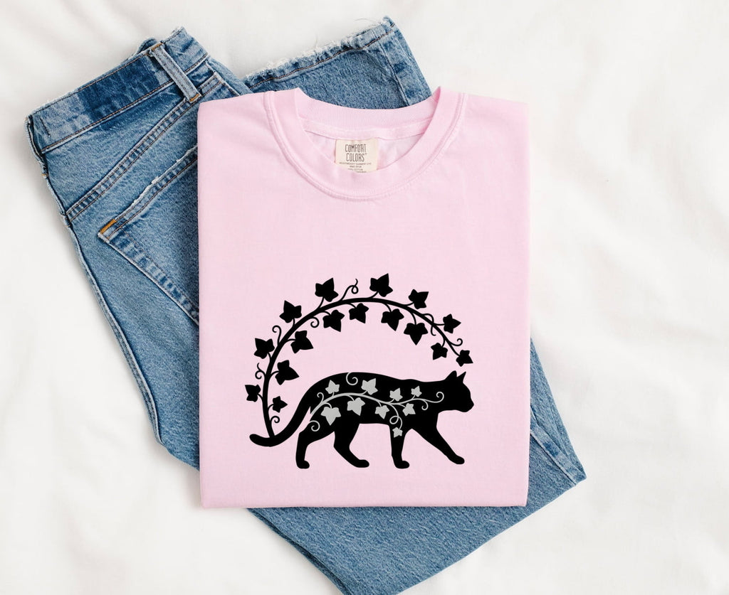 Cat Silhouette Shirt for Women – Line Art Wilderness Outdoor Nature Climbing Leaves Graphic Tee