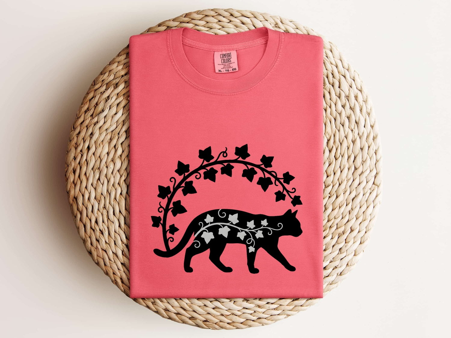 Cat Silhouette Shirt for Women – Line Art Wilderness Outdoor Nature Climbing Leaves Graphic Tee
