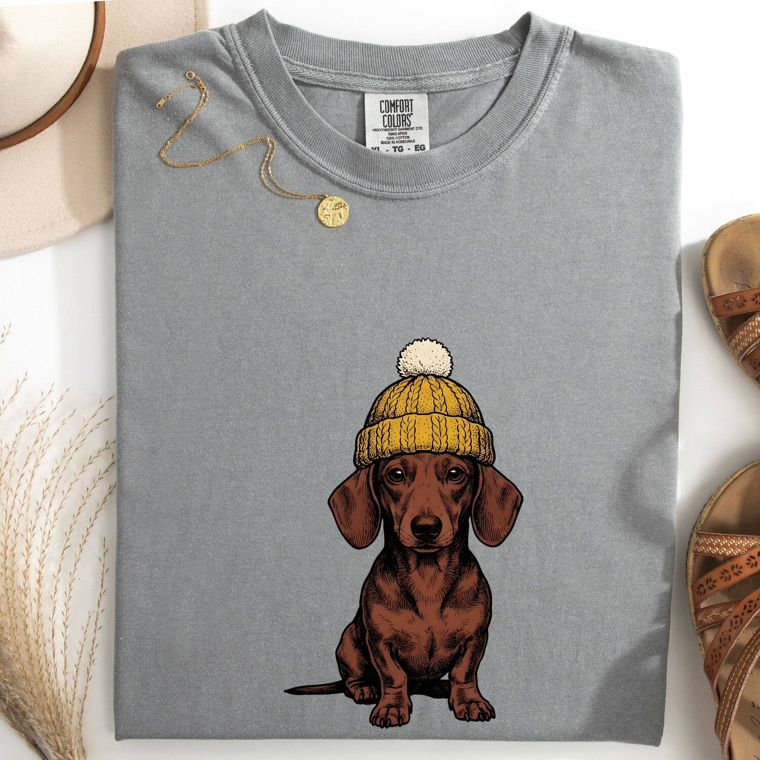 Dachshund Shirt for Women – Retro Sketch Wool Hat Wiener Dog Doodle Graphic Tee