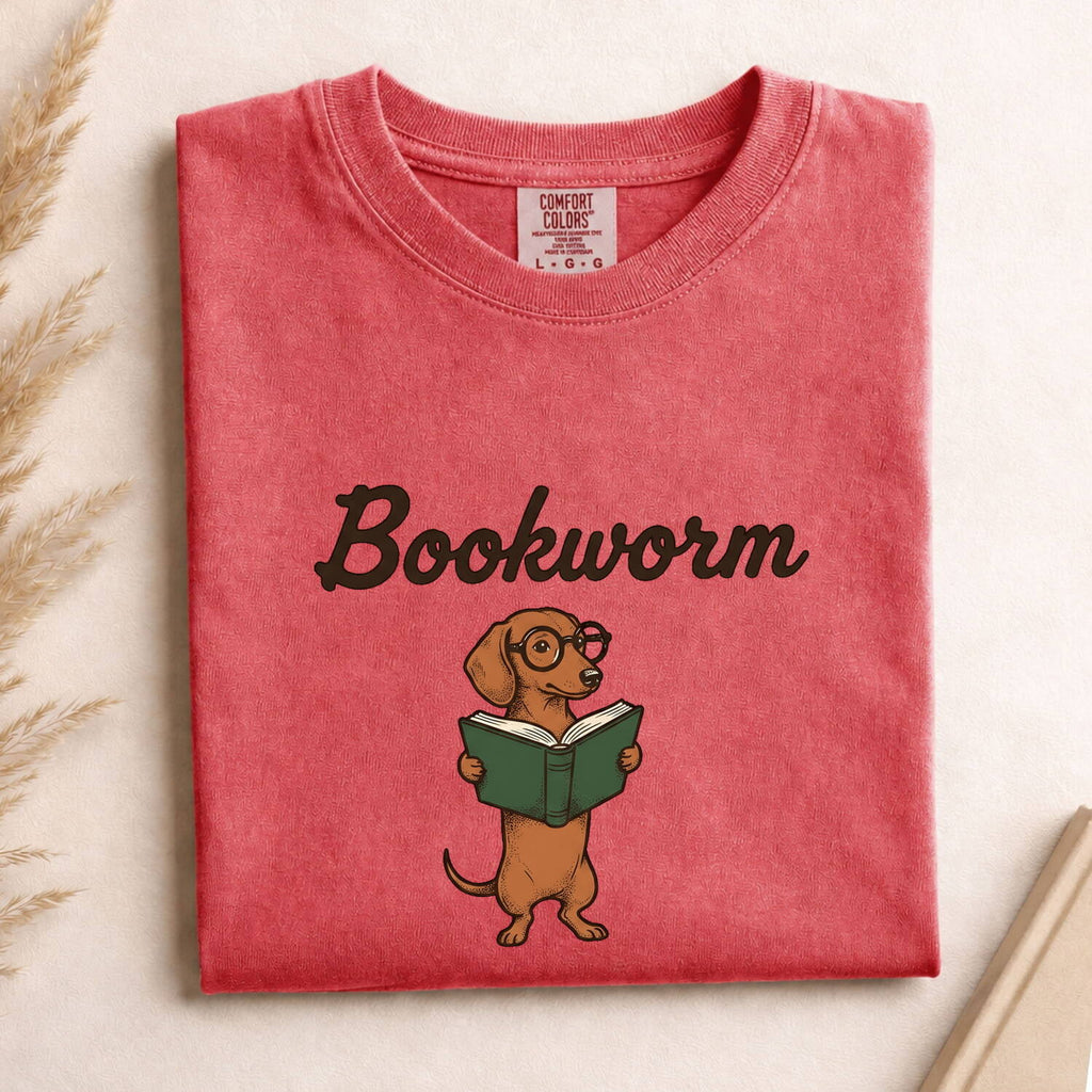 Dachshund Shirt for Women – Vintage Cartoon Bookworm Wiener Dog Reading Graphic Tee