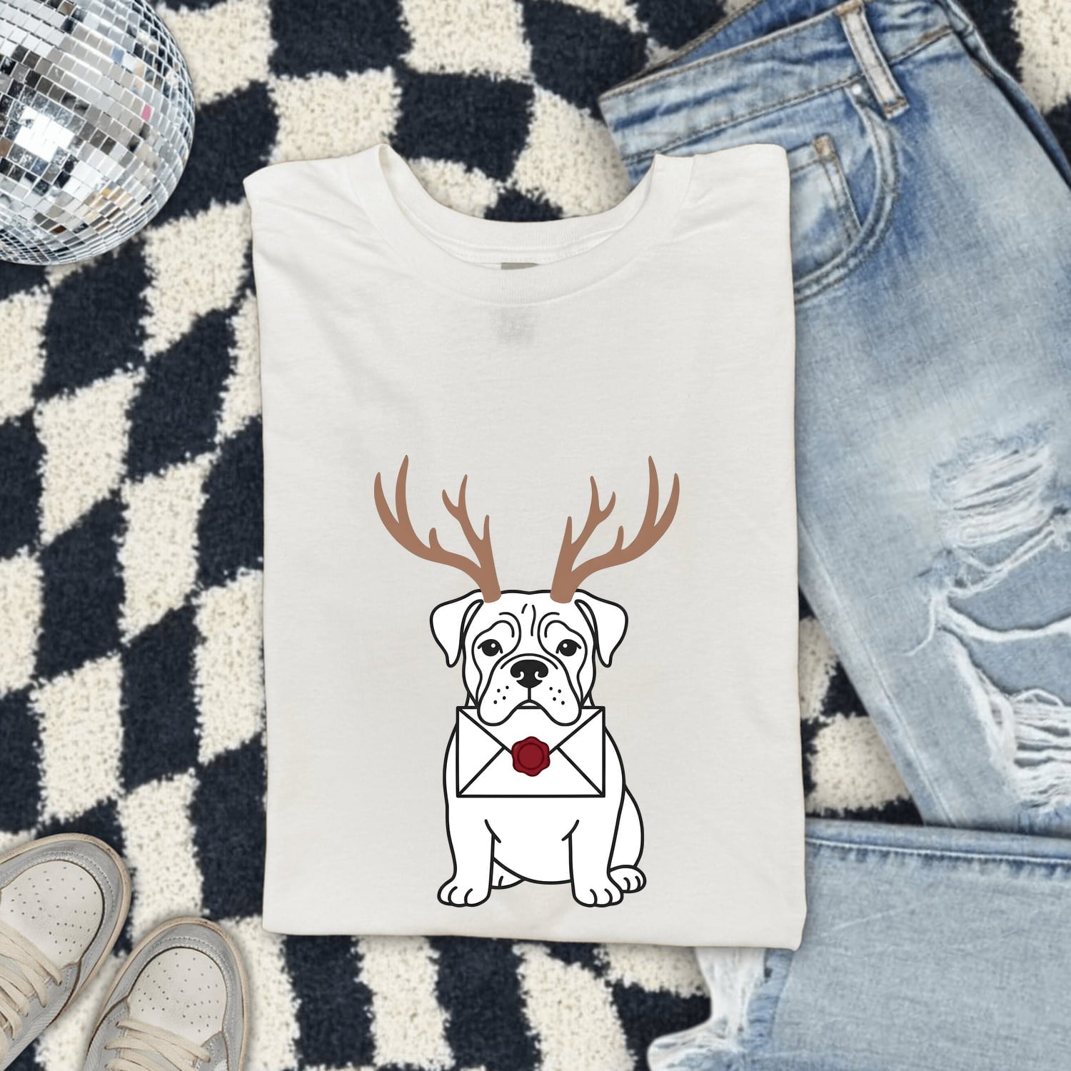 Christmas Bulldog Shirt for Women – Reindeer Minimalist Cartoon Holiday Graphic Tee