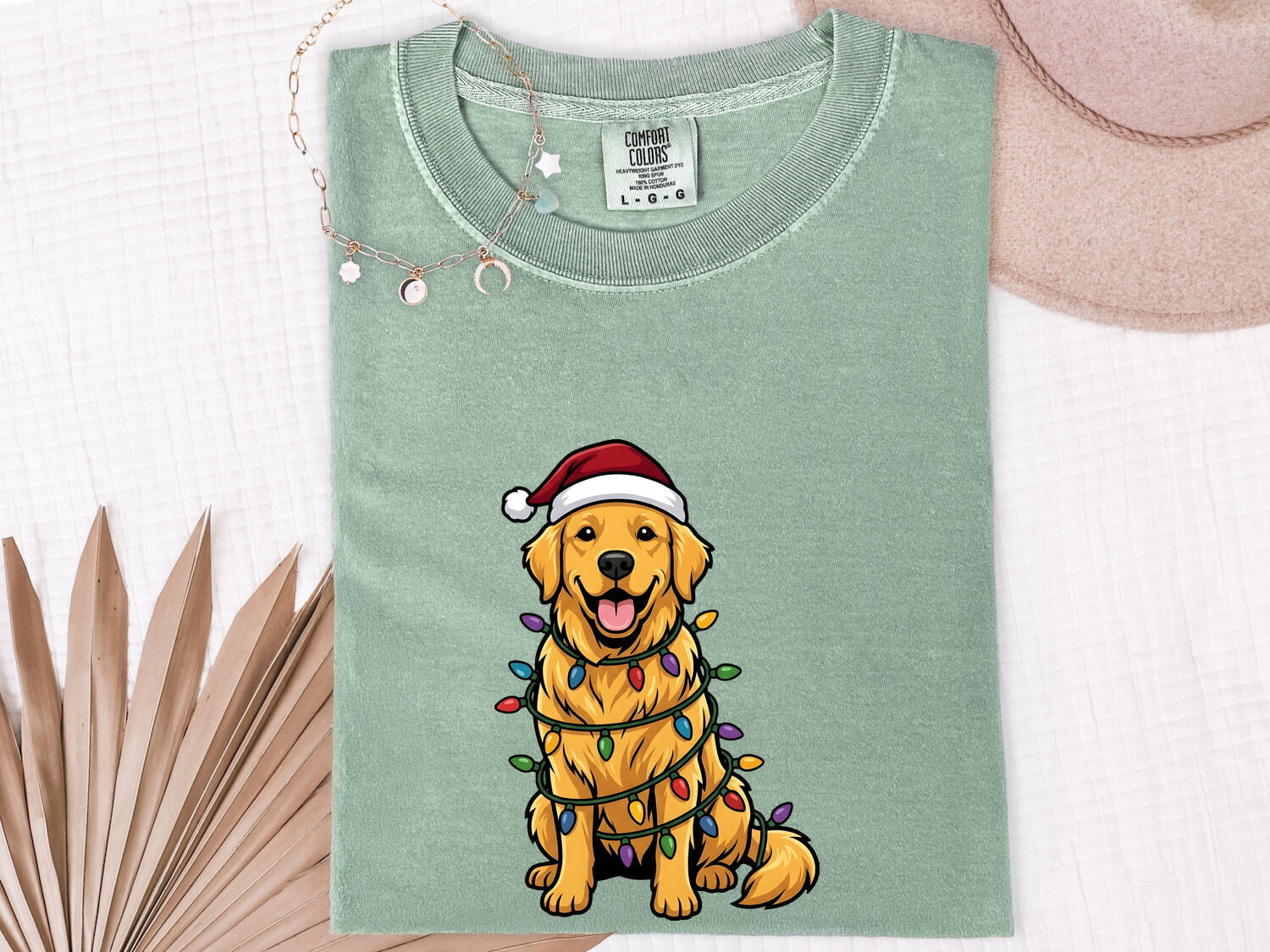Christmas Golden Retriever Shirt for Women – Funny Hand Drawn Cartoon Holiday Dog Graphic Tee