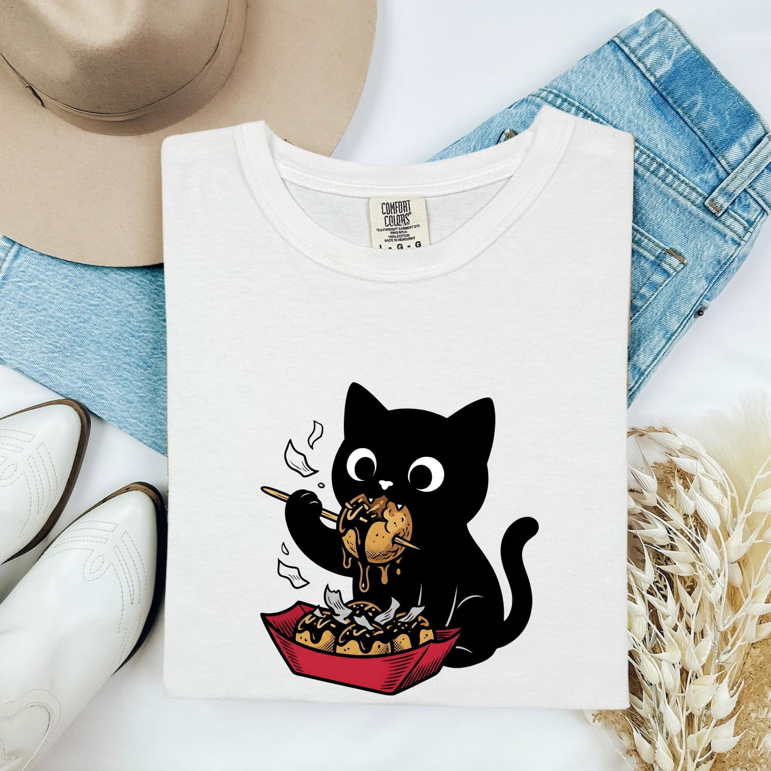 Black Cat Shirt for Women – Kawaii Foodie Cartoon Takoyaki Feline Graphic Tee