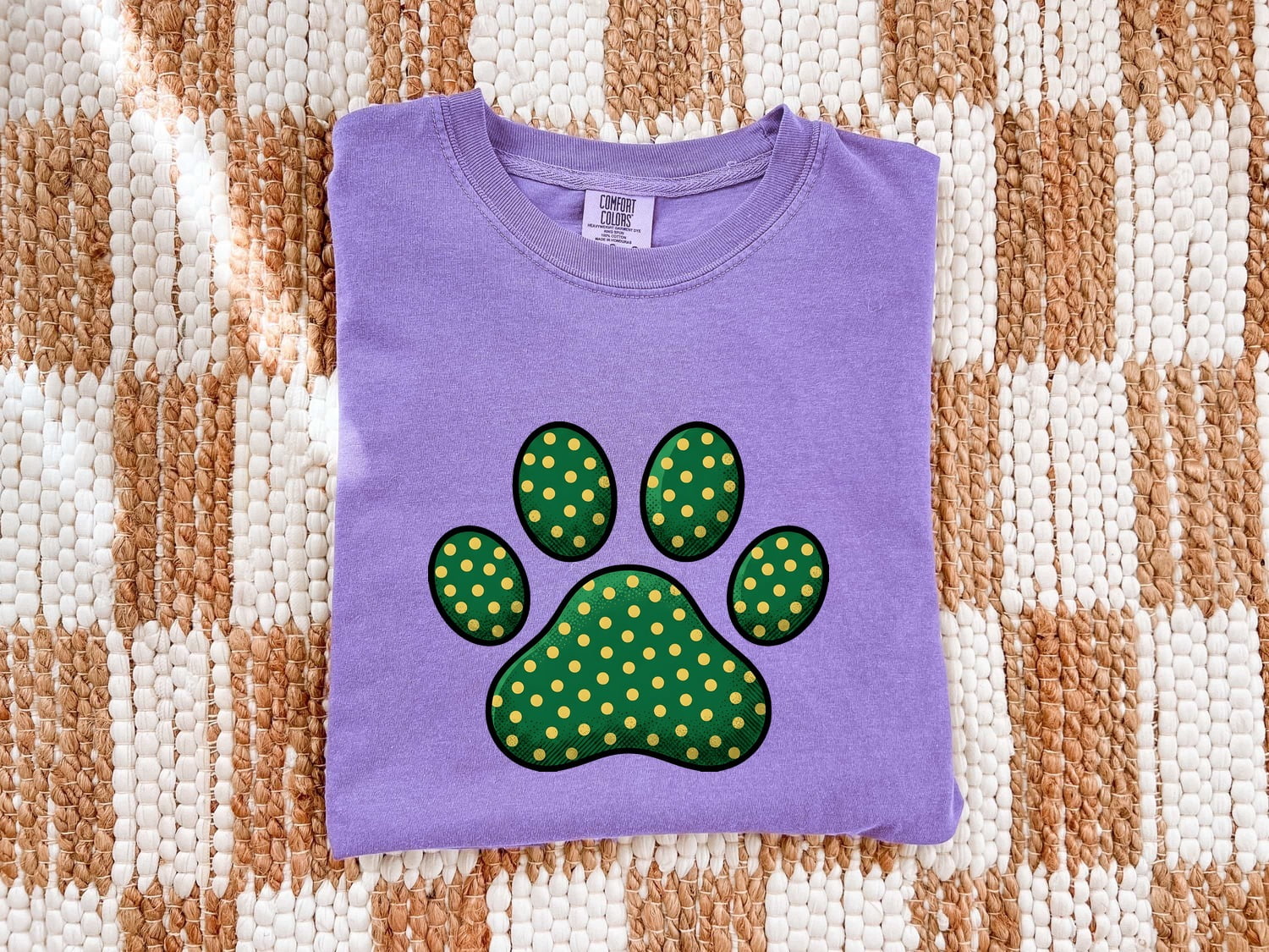 St. Patrick's Day Cat Shirt for Women – Hand Drawn Paw Print Shamrock Old School Graphic Tee