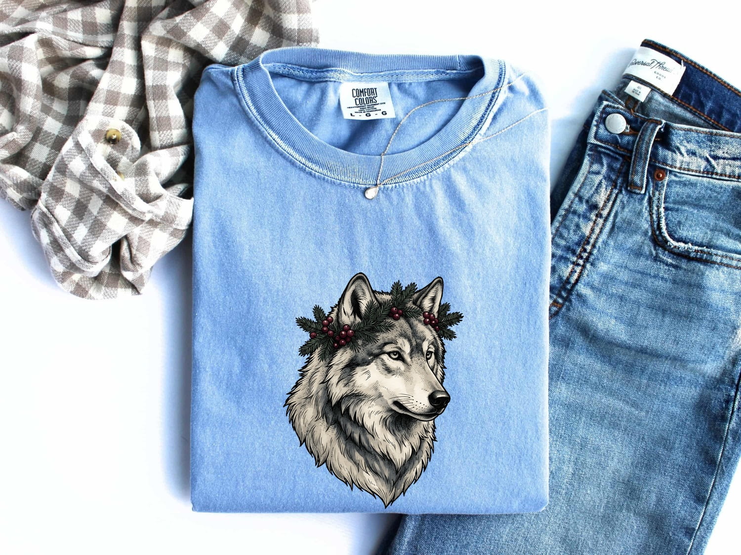 Christmas Wolf Shirt for Women – Line Art Wilderness Classic Fir Canine Graphic Tee
