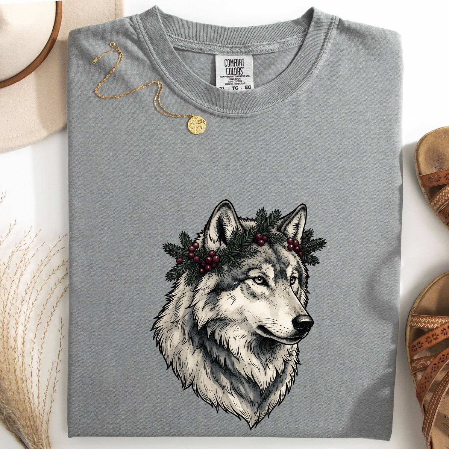Christmas Wolf Shirt for Women – Line Art Wilderness Classic Fir Canine Graphic Tee