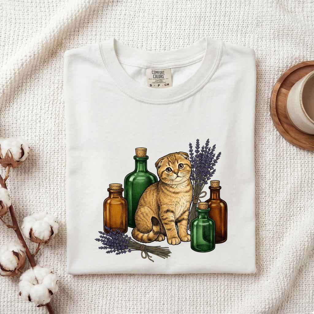 Tabby Cat Shirt for Women – Vintage Botanical Hand Drawn Lavender Floral Kitty Graphic Tee
