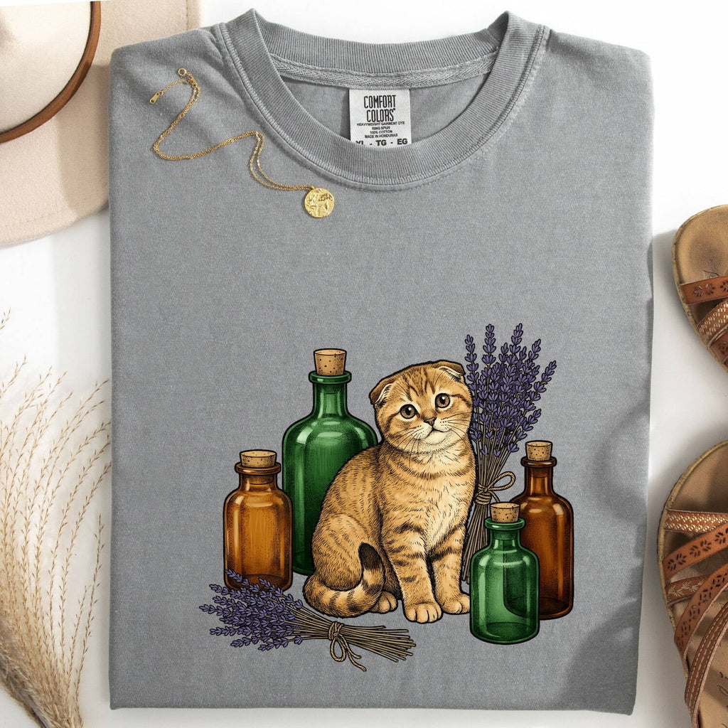 Tabby Cat Shirt for Women – Vintage Botanical Hand Drawn Lavender Floral Kitty Graphic Tee
