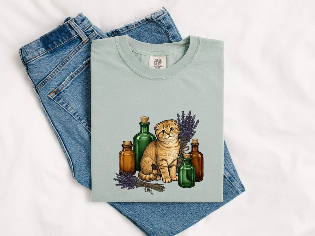 Tabby Cat Shirt for Women – Vintage Botanical Hand Drawn Lavender Floral Kitty Graphic Tee