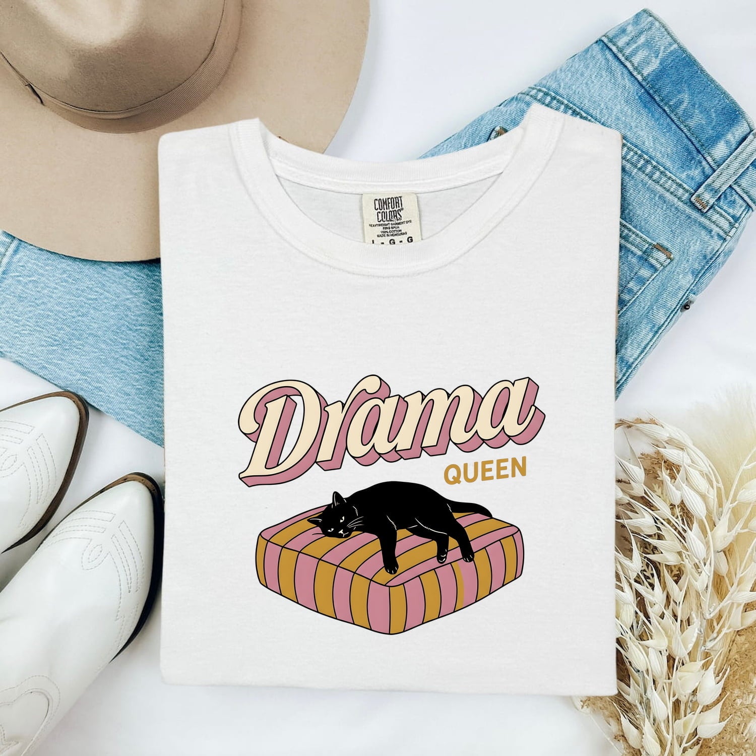 Black Cat Shirt for Women – Nostalgic Retro Humor Striped Throw Pillow Graphic Tee