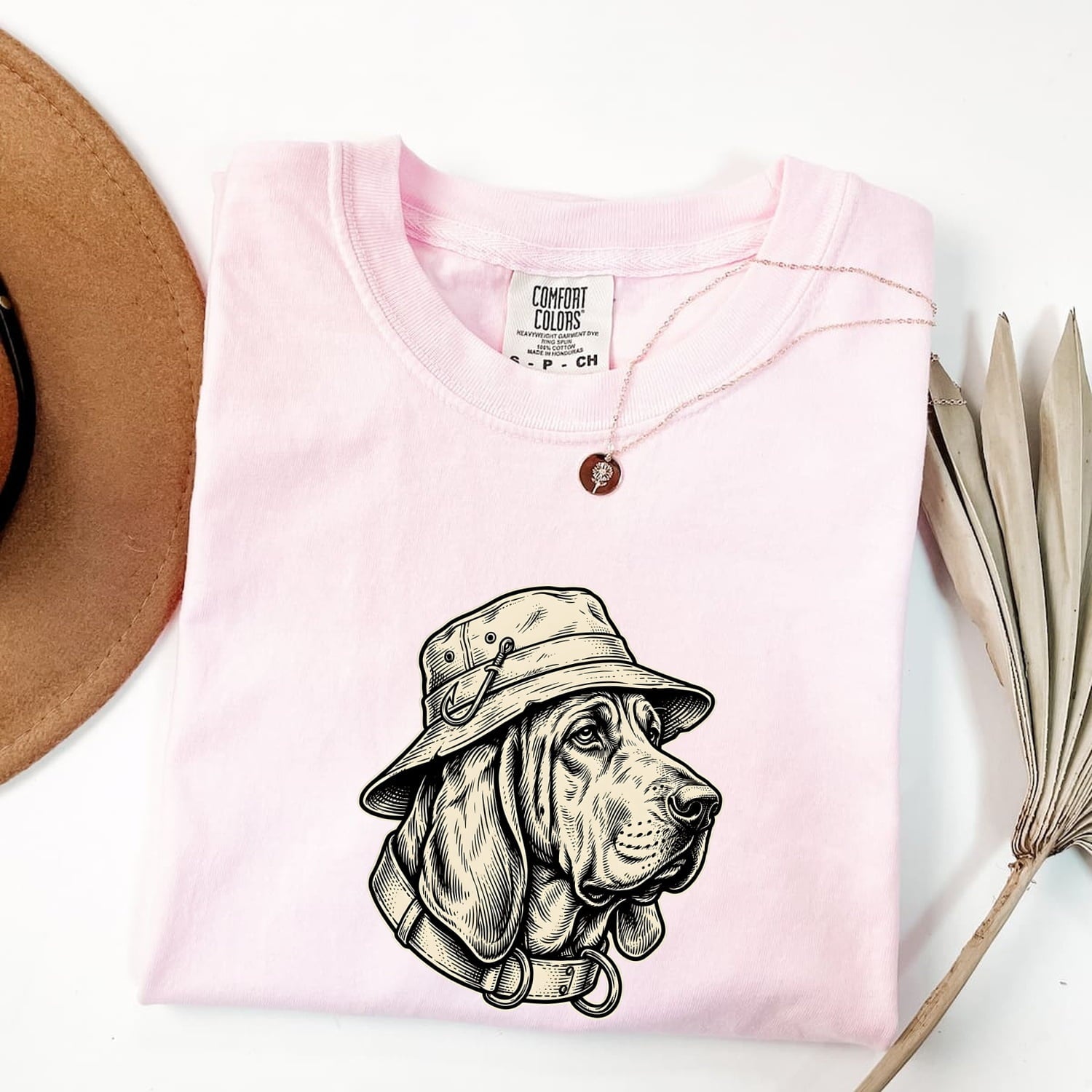Hound Dog Shirt for Women – Vintage Hand Drawn Fishing Bucket Hat Angler Graphic Tee