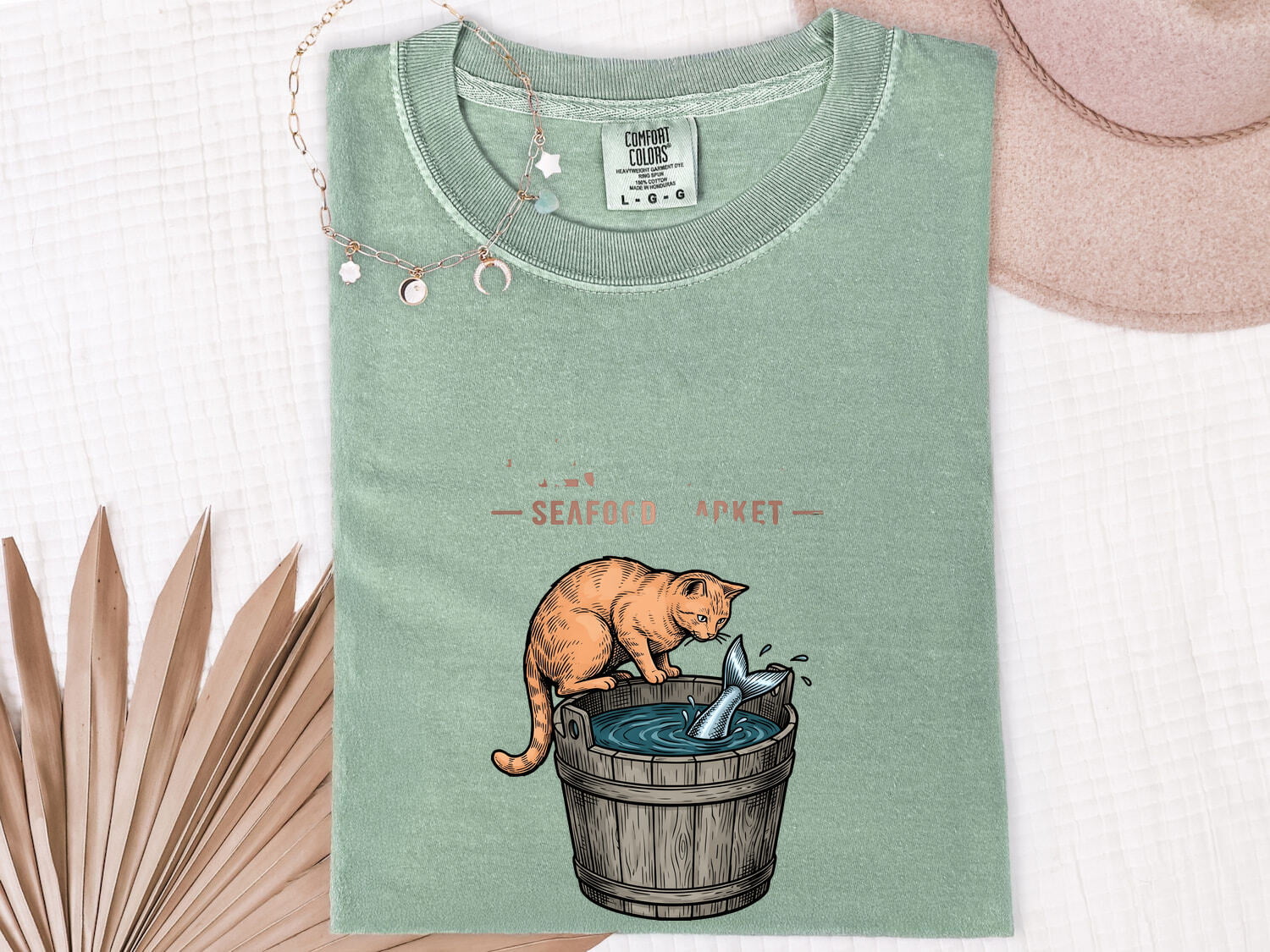Cat Fish Shirt for Women – Funny Line Art Wooden Tub Feline Graphic Tee