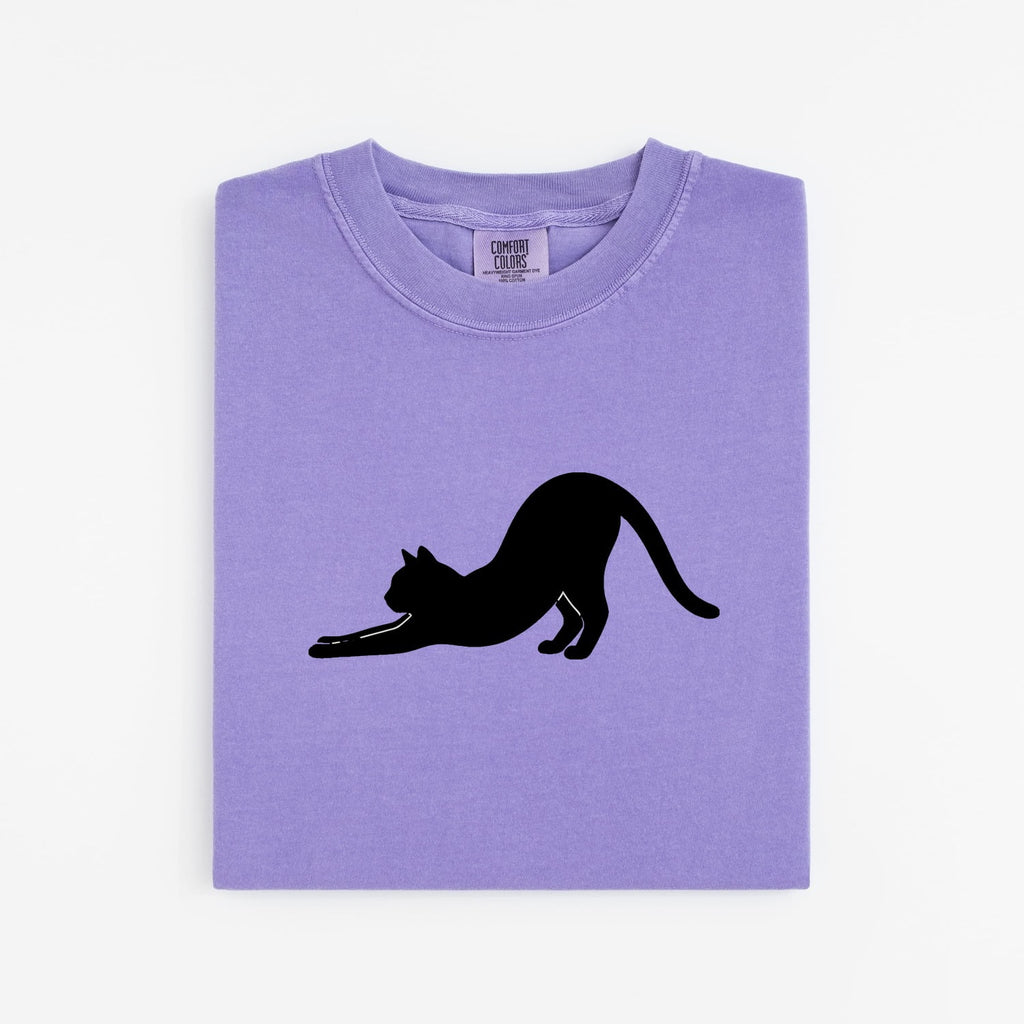 Stretching Cat Shirt for Women – Simple Minimalist Creature Illustration Graphic Tee