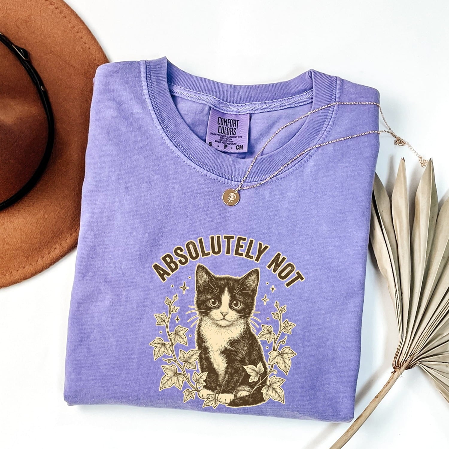 Tuxedo Kitten Shirt for Women – Retro Floral Botanical Vine Leaves Graphic Tee
