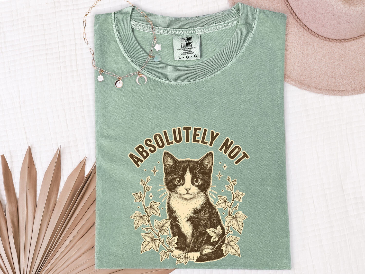 Tuxedo Kitten Shirt for Women – Retro Floral Botanical Vine Leaves Graphic Tee