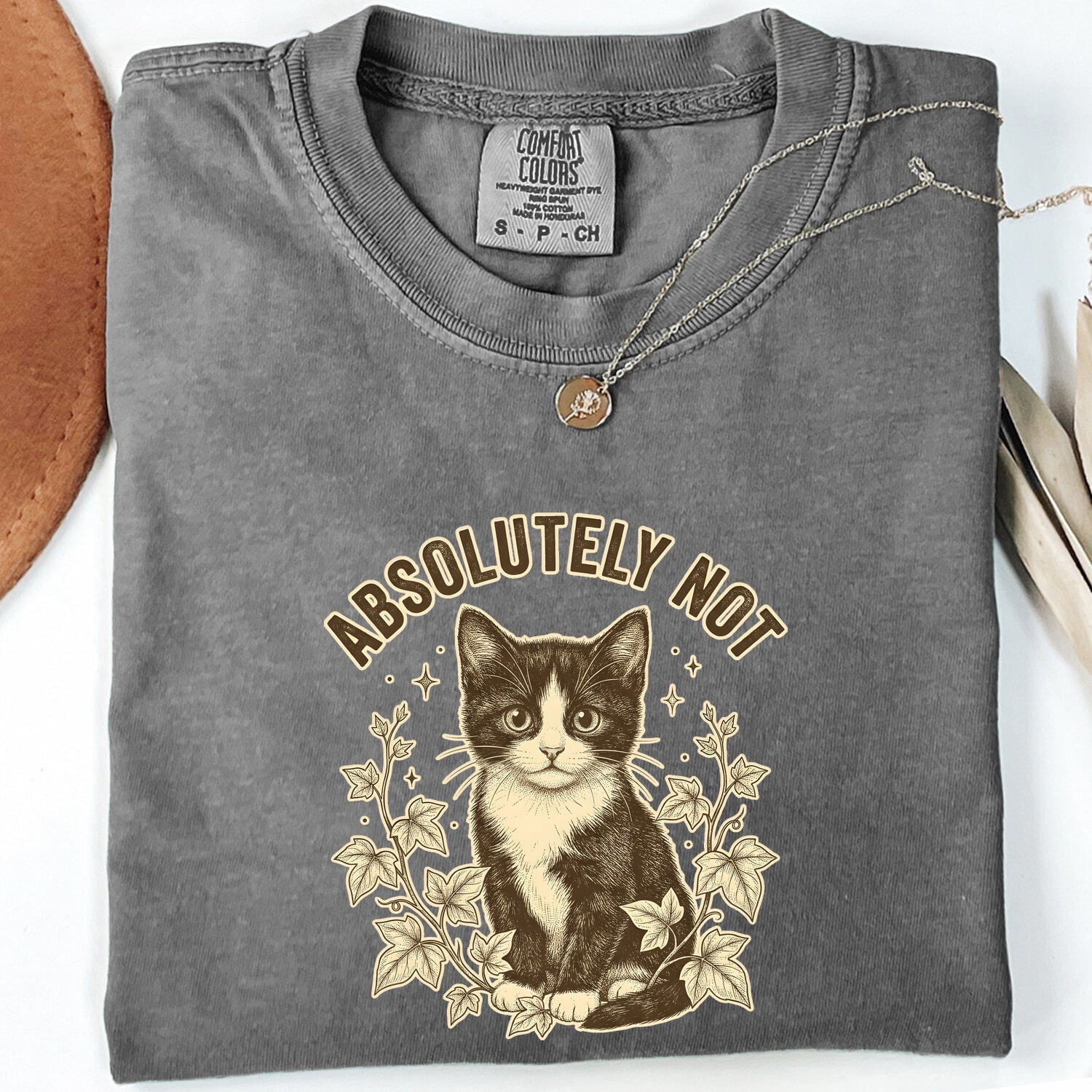 Tuxedo Kitten Shirt for Women – Retro Floral Botanical Vine Leaves Graphic Tee
