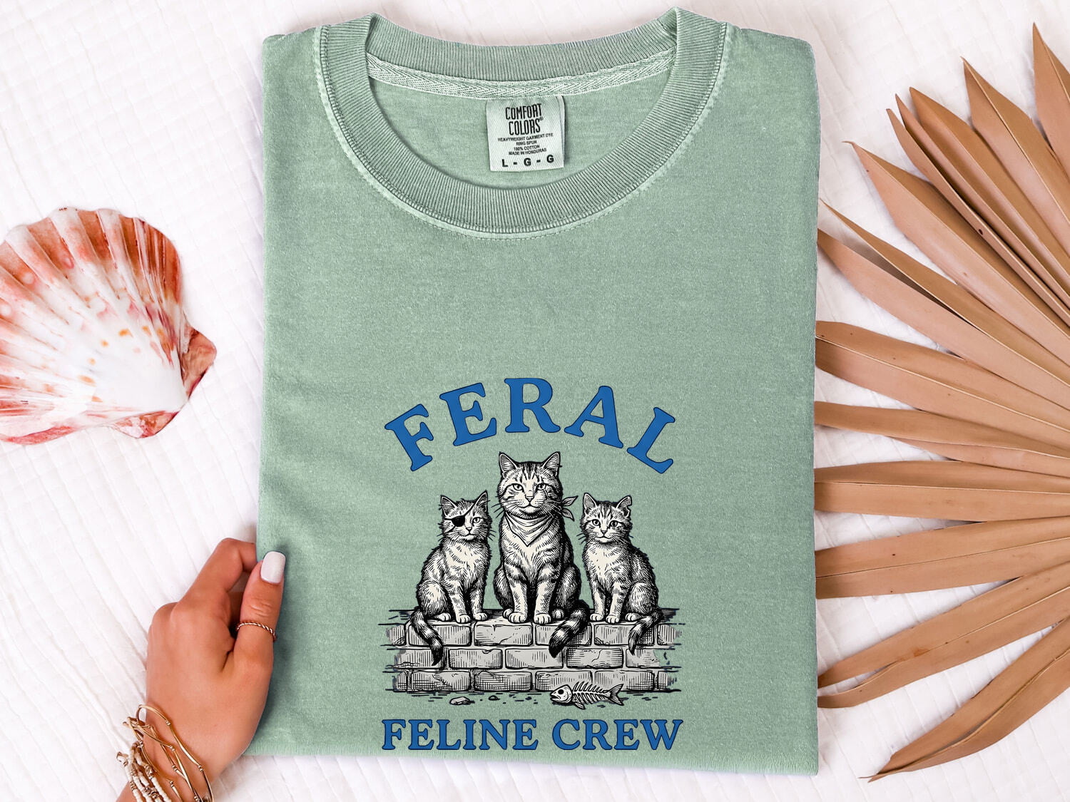 Three Cats Shirt for Women – Vintage Retro Hand Drawn Fish Bone Illustration Graphic Tee