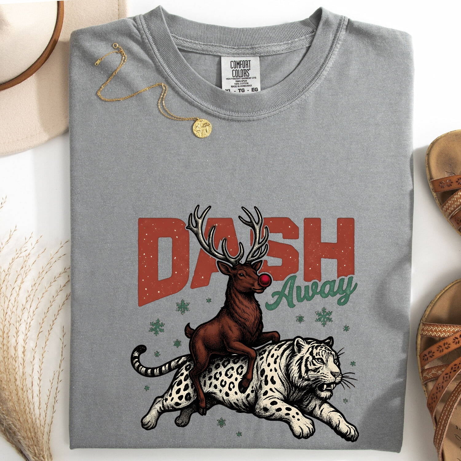 Christmas Cat Shirt for Women – Antique Vintage Elk Frost Feline Outline Graphic Tee