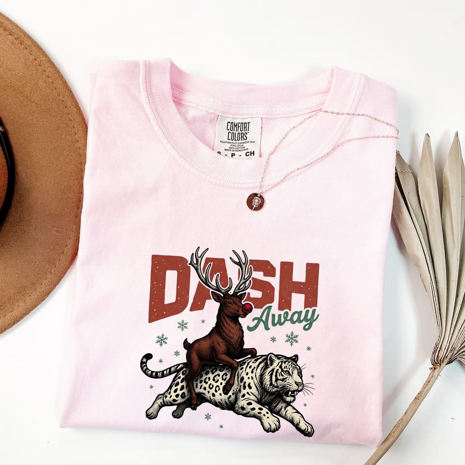 Christmas Cat Shirt for Women – Antique Vintage Elk Frost Feline Outline Graphic Tee