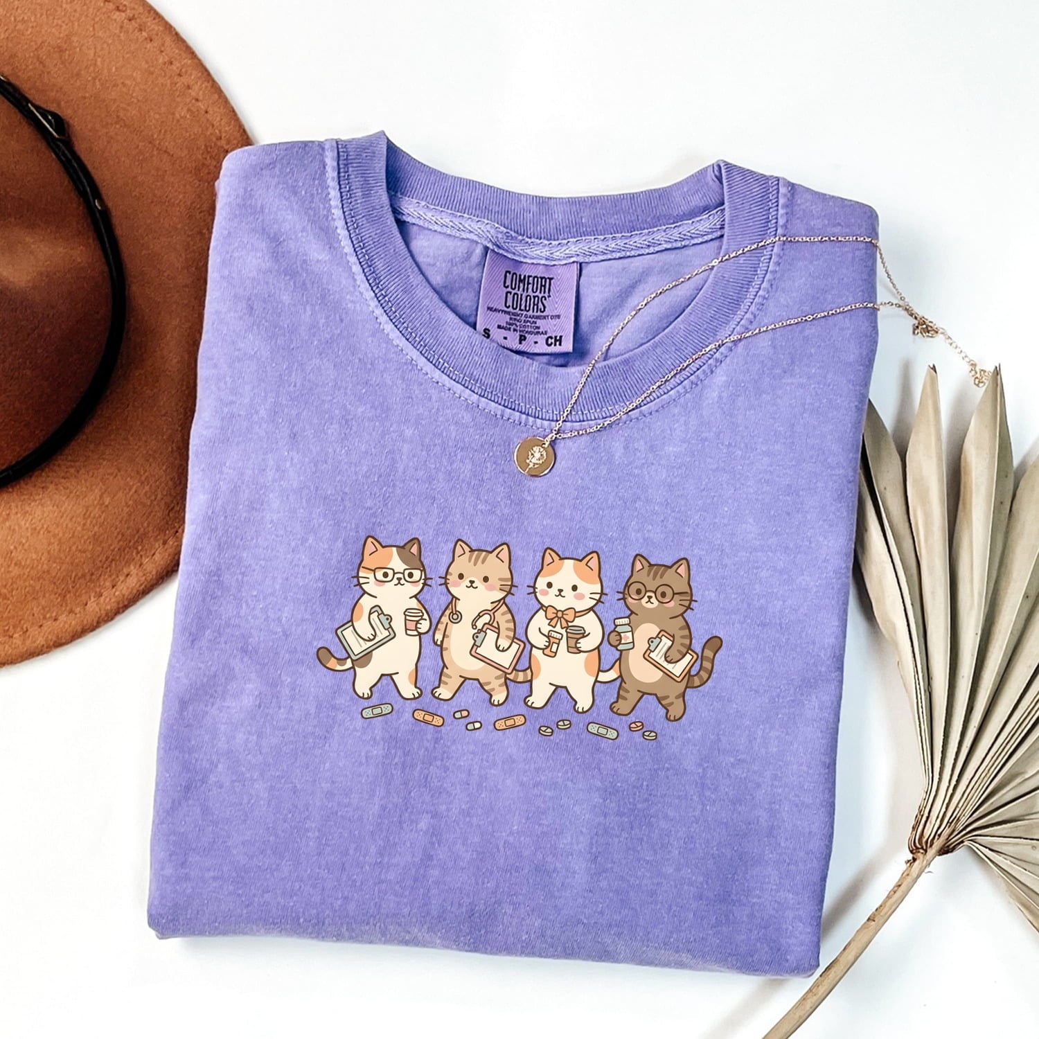 Nurse Cat Shirt for Women – Kawaii Pastel Clipboard Cute Creatures Graphic Tee