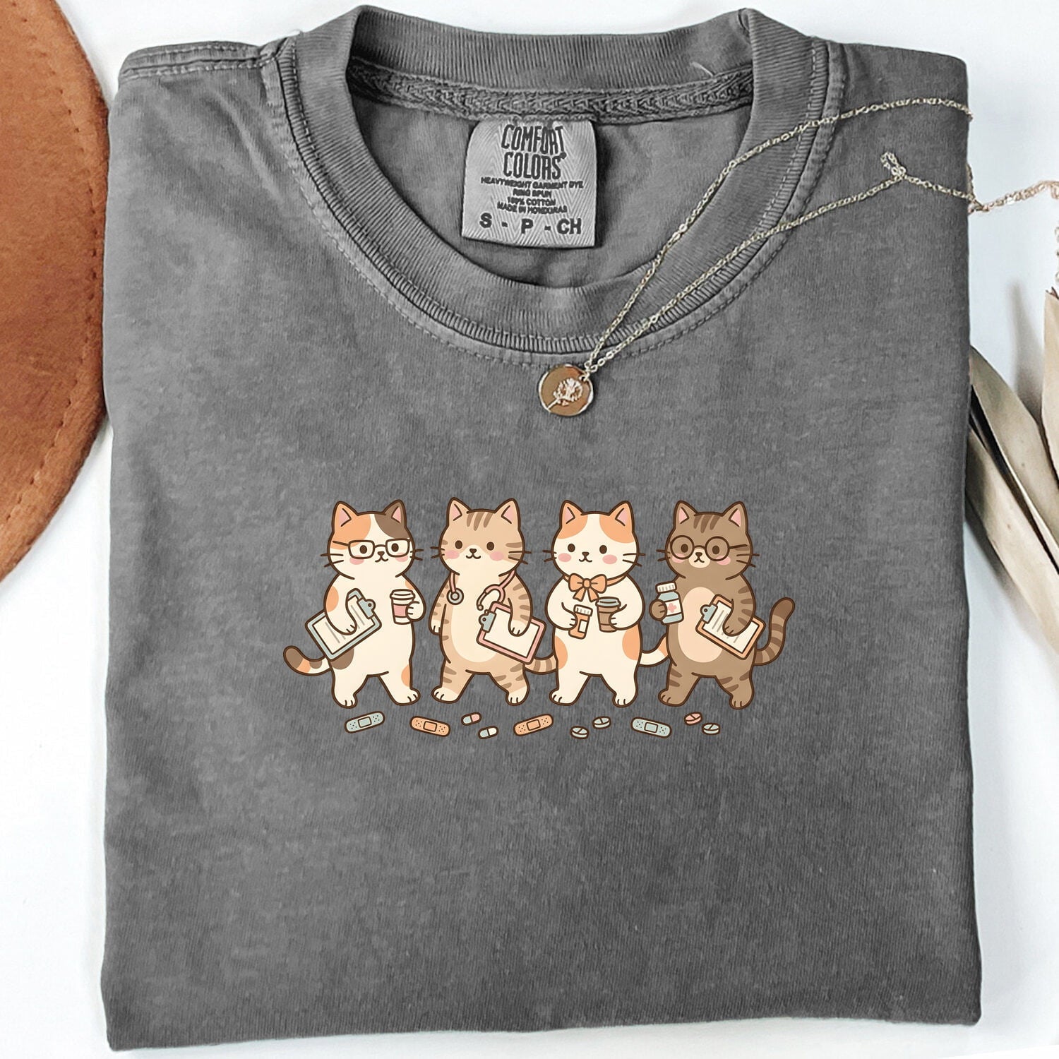 Nurse Cat Shirt for Women – Kawaii Pastel Clipboard Cute Creatures Graphic Tee