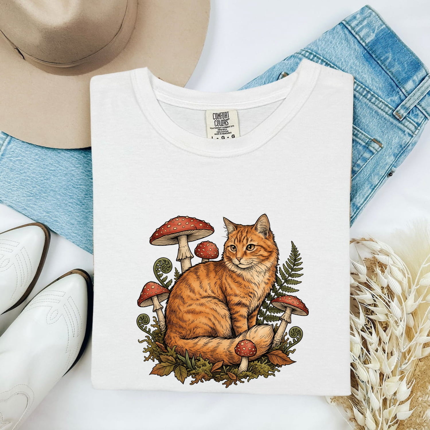 Orange Tabby Shirt for Women – Retro Floral Toadstool Nature Kitten Graphic Tee