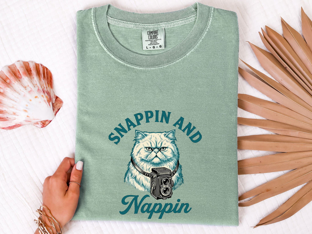 Persian Cat Shirt for Women – Antique Vintage Analog Camera Outline Graphic Tee