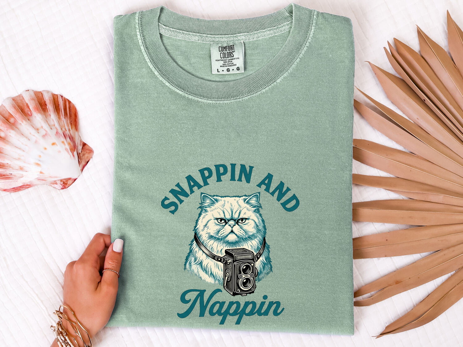 Persian Cat Shirt for Women – Antique Vintage Analog Camera Outline Graphic Tee