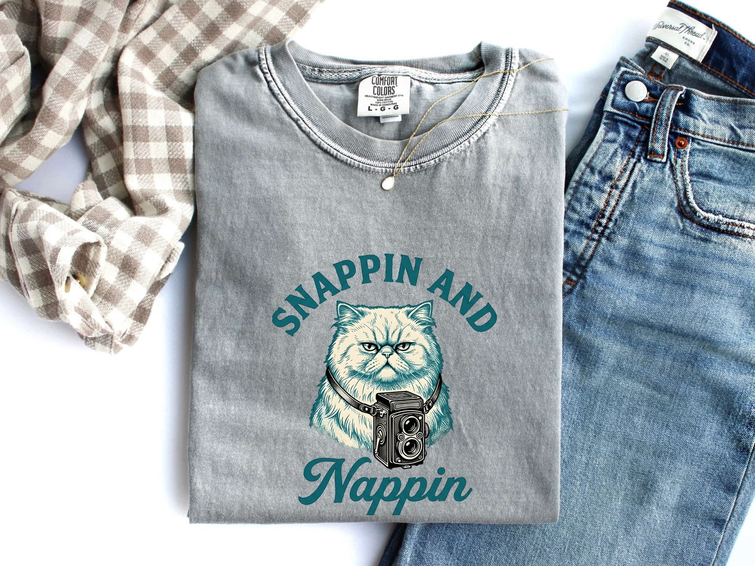Persian Cat Shirt for Women – Antique Vintage Analog Camera Outline Graphic Tee