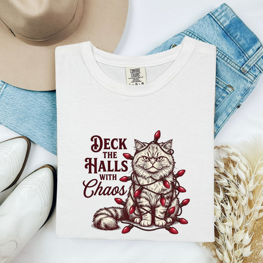 Christmas Grumpy Cat Shirt for Women – Vintage Hand Drawn Holiday Lights Graphic Tee