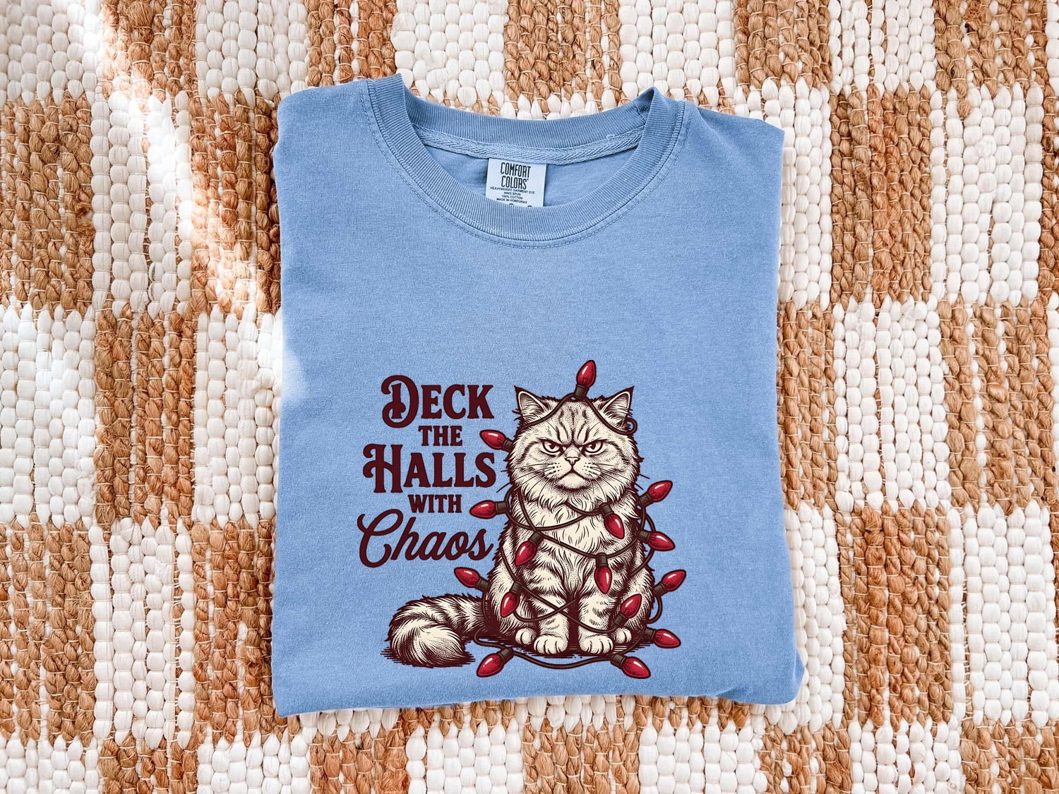 Christmas Grumpy Cat Shirt for Women – Vintage Hand Drawn Holiday Lights Graphic Tee